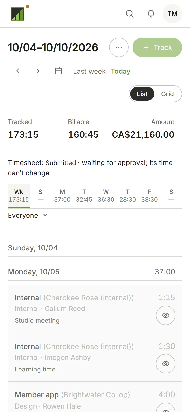 A submitted week: waiting for approval, its time locked