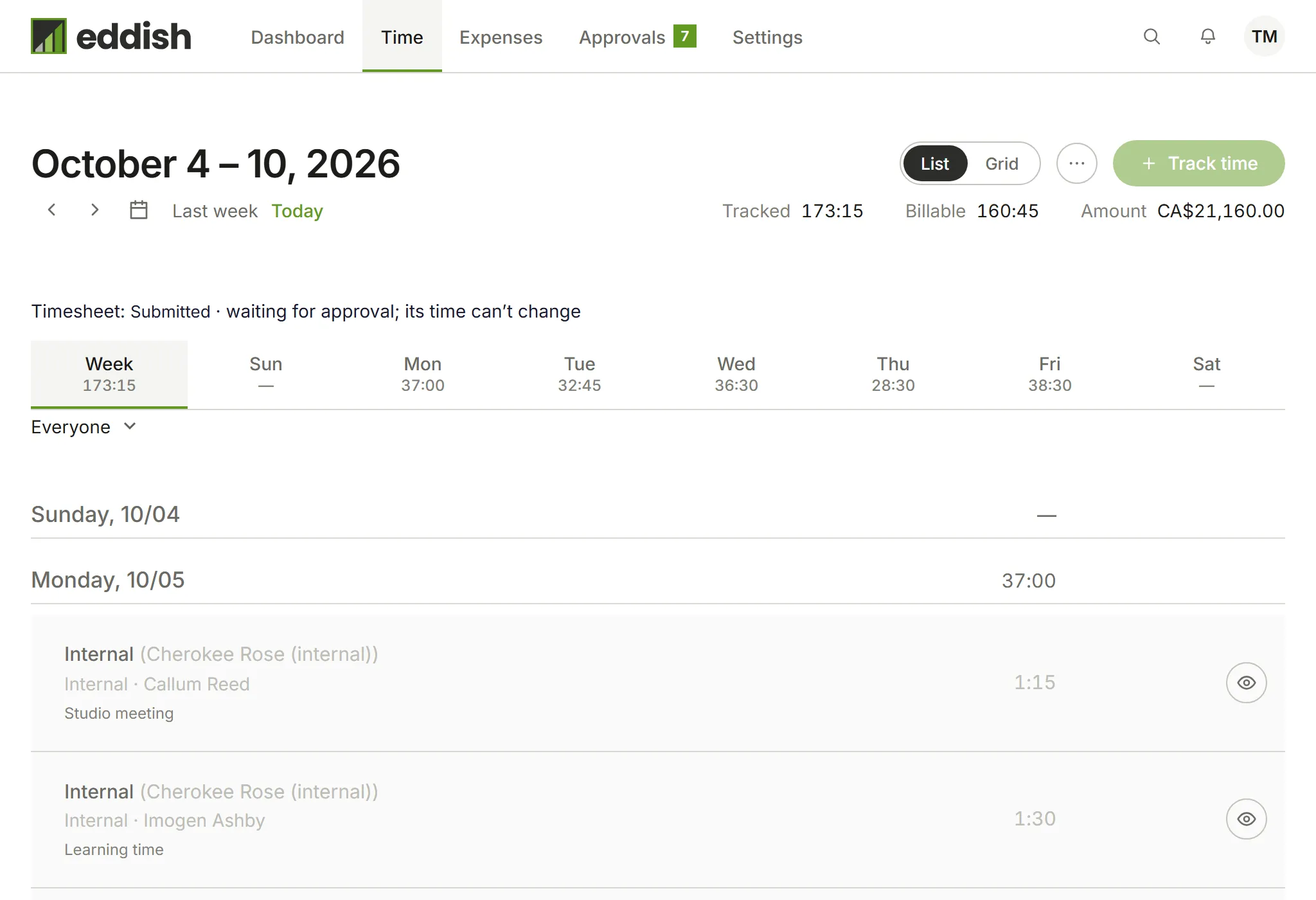 A submitted week: waiting for approval, its time locked